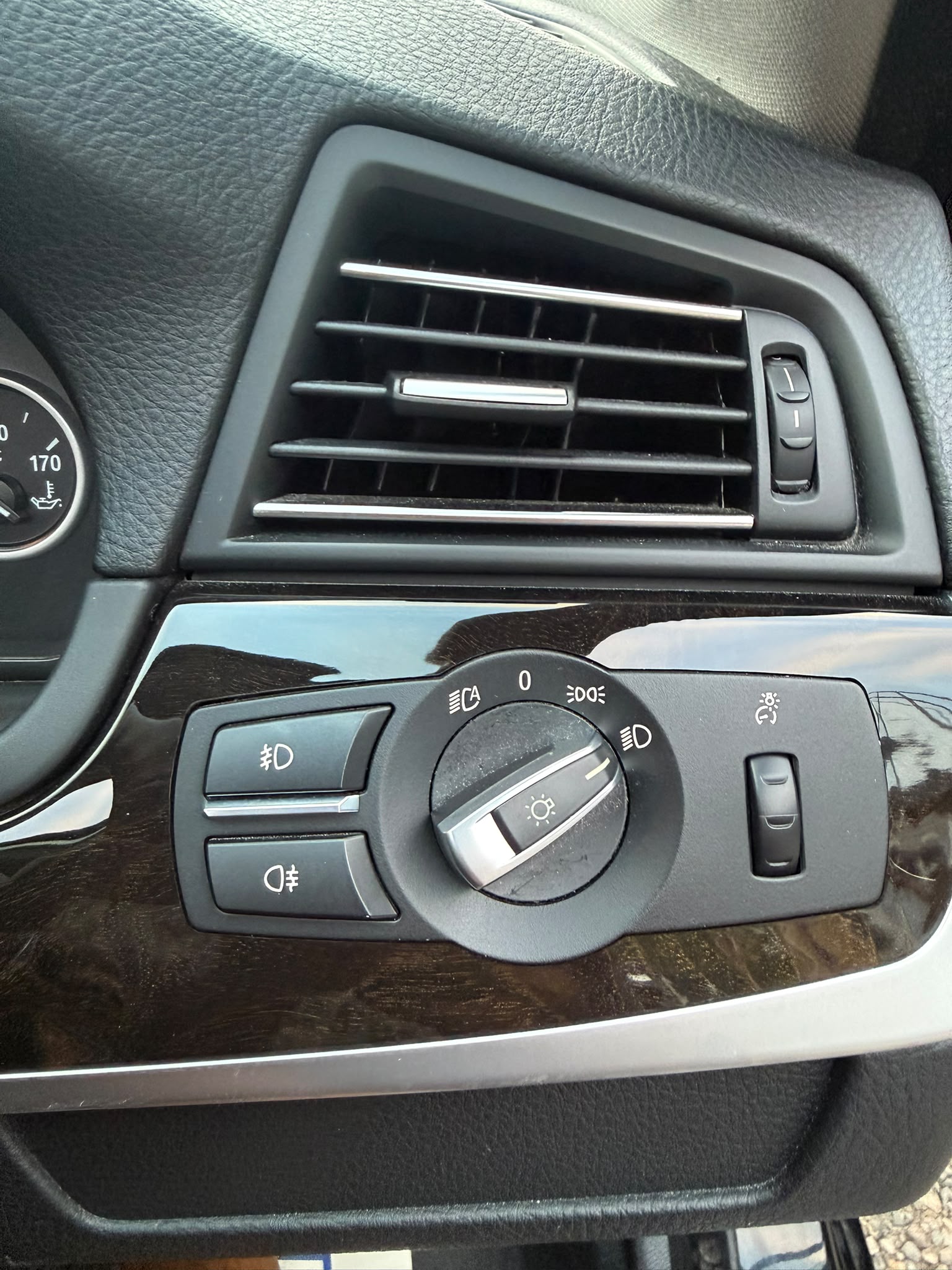 2015 BMW 520i SE Luxury M Sport 2.0L Euro 6 – Panoramic Roof | Low Mileage